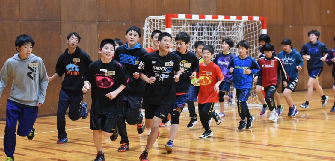 ４月１日に大崎電気 Osaki Osol ハンドボール部の下部組織として中学生クラブチーム 大崎ジュニアクラブ がスタートし その記念すべき３日に行われた第１回練習及び体験会の様子をhandball Stationブログでお伝えします Handball Station